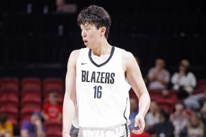 北京记者:杨瀚森累虽然是累了 但还是打得那么合理