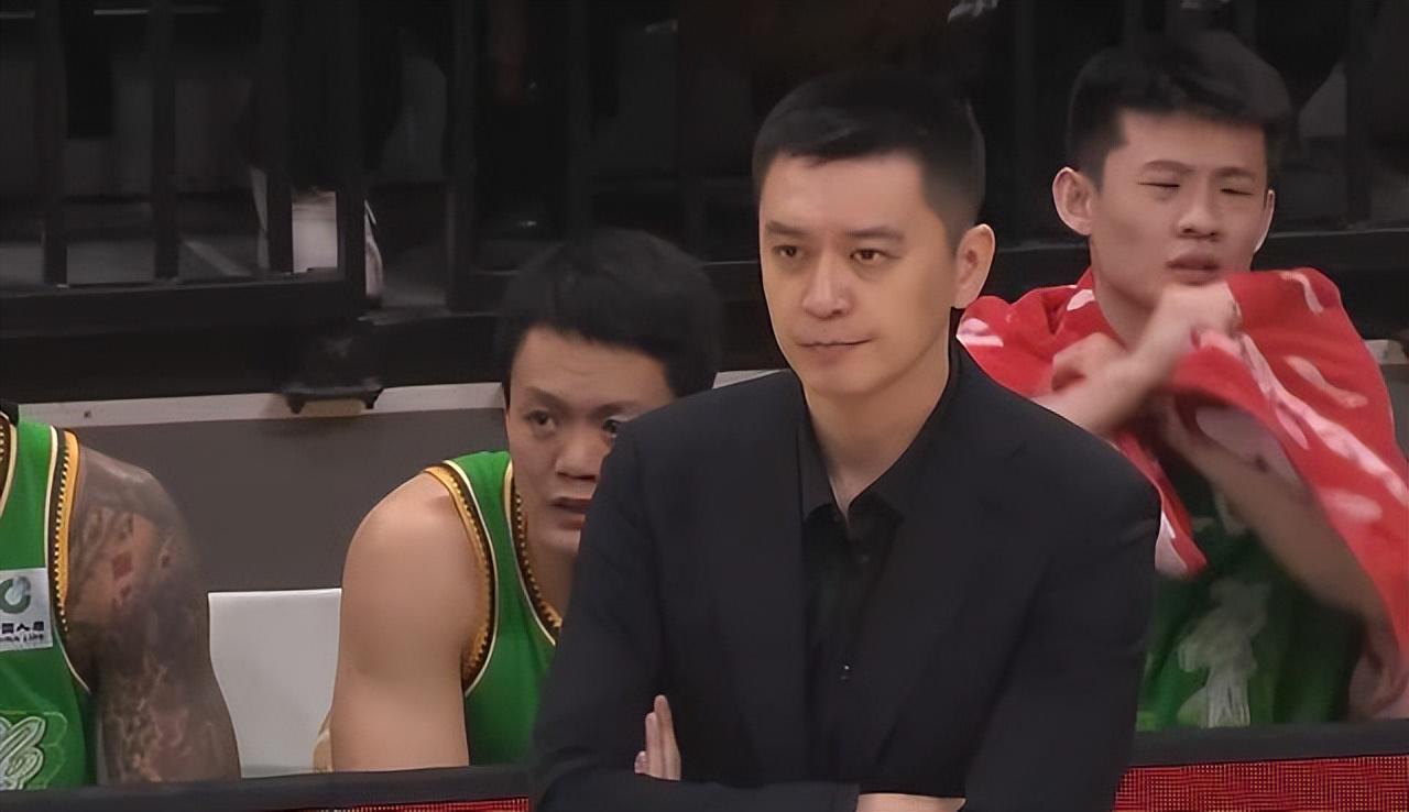 足球比分直播-辽宁输青岛揪出两大废才,两首发合砍0分,坑惨杨鸣,一言难尽