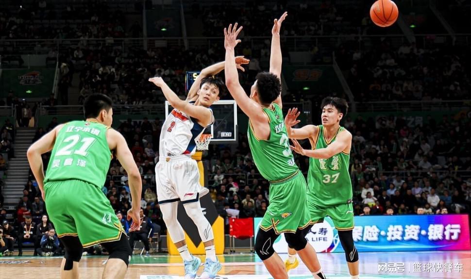 足球比分直播-CBA积分榜最新排名出炉!辽篮惨败广东跌至第10:上海第1山西第7