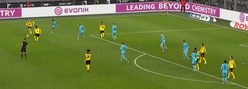 1639602985787078530.gif 足彩比分直播-【德甲】哈兰德双响破纪录 布兰特2助攻 多特3比0胜